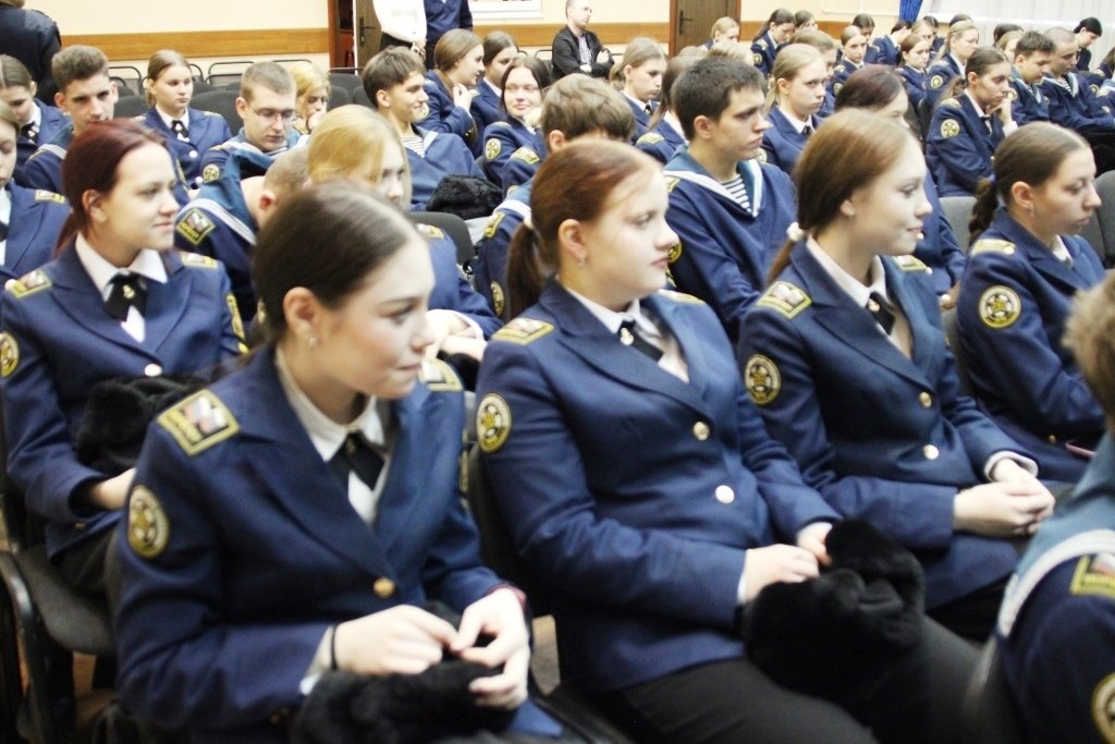 Живой диалог о чести и долге