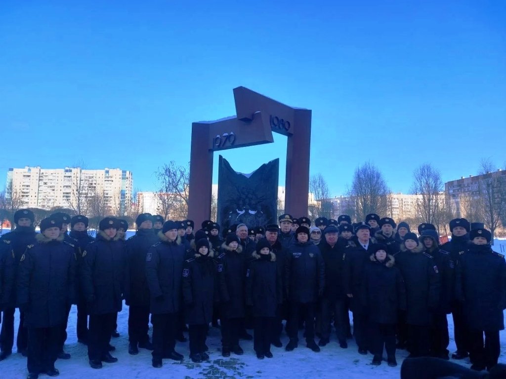 Торжественно-траурный митинг в парке Боевого Братства Торжественно-траурный митинг в парке Боевого Братства