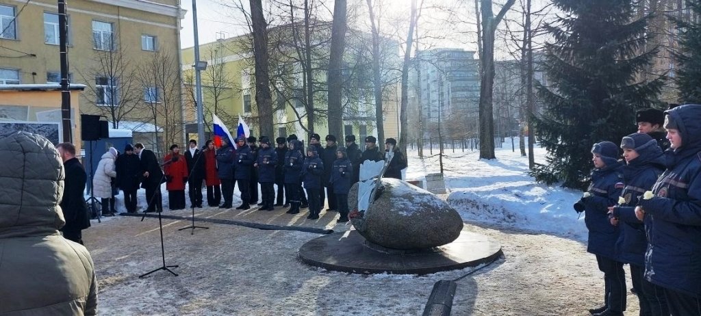 Память, объединяющая поколения Память, объединяющая поколения