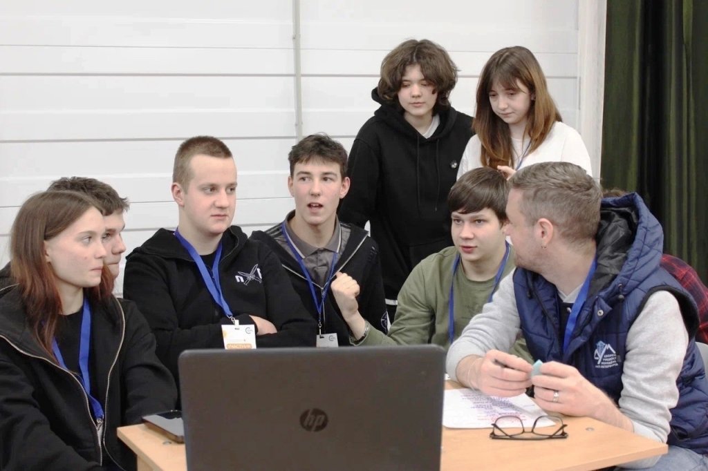 Курсанты Морской технической академии в финале конкурса «Студенческий совет года» Курсанты Морской технической академии в финале конкурса «Студенческий совет года»