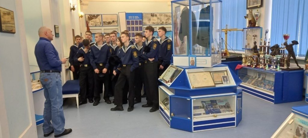 От Сенявина к Макарову: преемственность морского образования От Сенявина к Макарову: преемственность морского образования