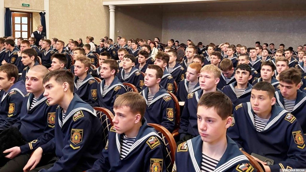 «Разговоры о важном» в Морской технической академии: урок об исторических корнях украинского национализма «Разговоры о важном» в Морской технической академии: урок об исторических корнях украинского национализма
