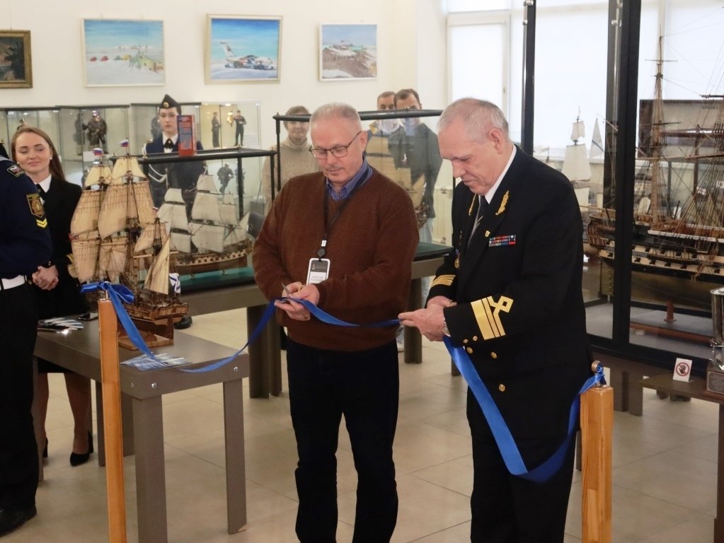 Выставка «КОВЧЕГ АДМИРАЛОВ»: Морская слава России в фарфоре Выставка «КОВЧЕГ АДМИРАЛОВ»: Морская слава России в фарфоре