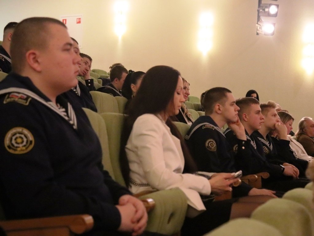 Героями не рождаются – героями становятся Героями не рождаются – героями становятся