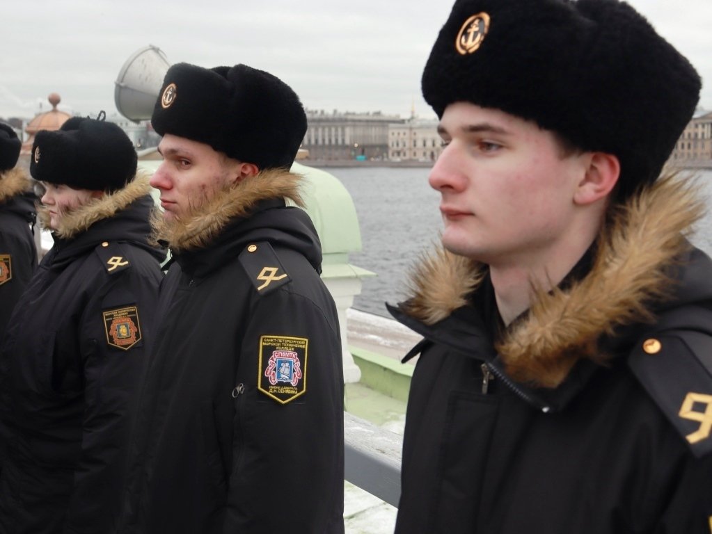 Полуденный выстрел ознаменовал открытие финала чемпионата «Профессионалы» в Санкт-Петербурге. Полуденный выстрел ознаменовал открытие финала чемпионата «Профессионалы» в Санкт-Петербурге.
