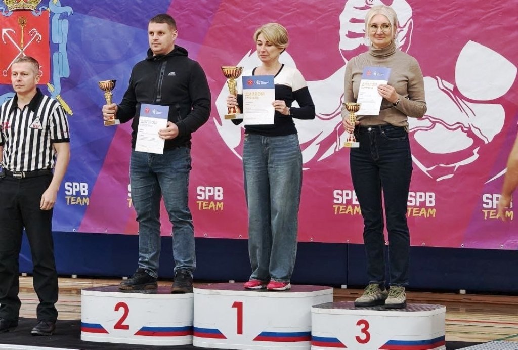 Серебро в армрестлинге Серебро в армрестлинге