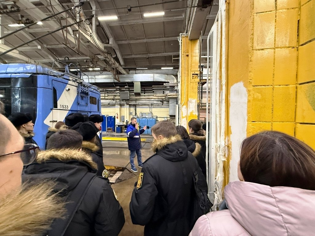 Курсанты Морской технической академии в гостях у «Горэлектротранса»