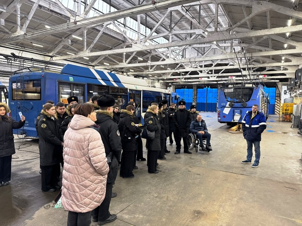 Курсанты Морской технической академии в гостях у «Горэлектротранса»