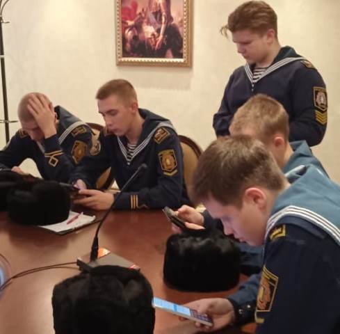 Подготовка волонтеров к фестивалю «Волшебный фонарь» в Морской технической академии Подготовка волонтеров к фестивалю «Волшебный фонарь» в Морской технической академии