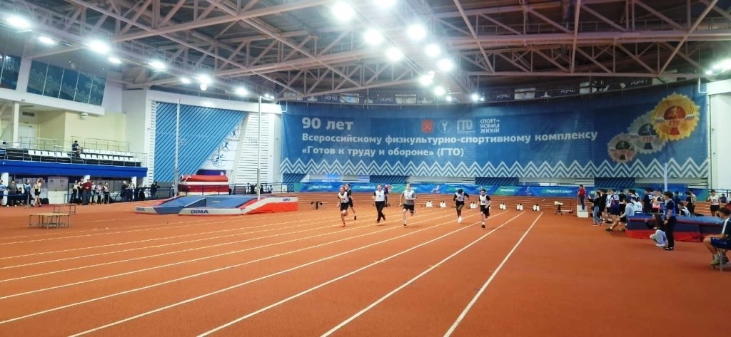 Легкоатлеты Морской технической академии на пьедестале студенческой лиги