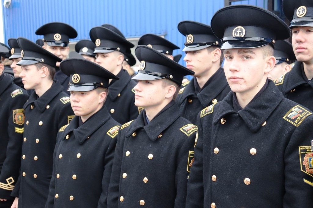 «Закрытие сезона»: Молодёжь покоряет морские просторы