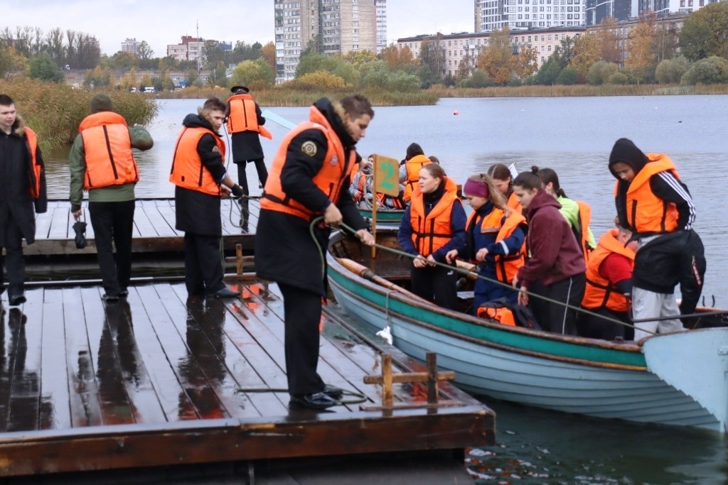 «Закрытие сезона»: Молодёжь покоряет морские просторы