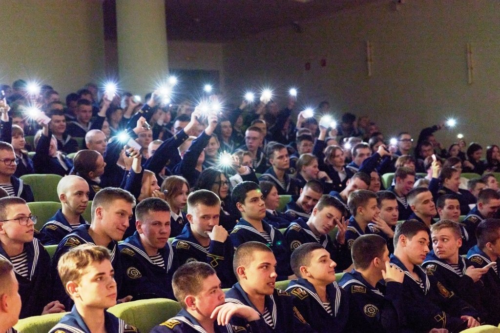 Зумеры против бумеров Зумеры против бумеров