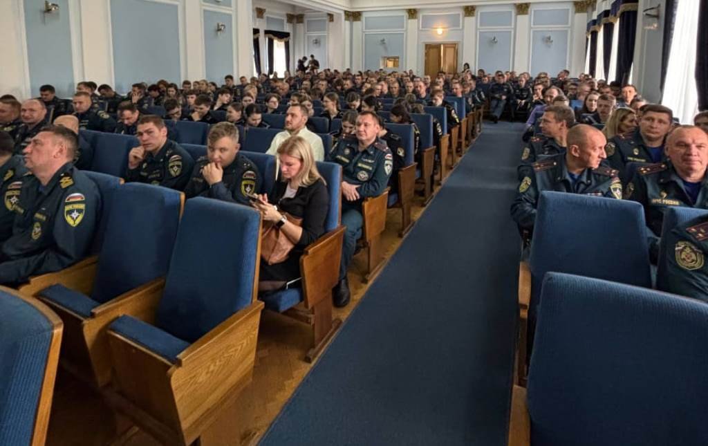 Будущие специалисты по безопасности на акватории побывали на профессиональном форуме МЧС Будущие специалисты по безопасности на акватории побывали на профессиональном форуме МЧС