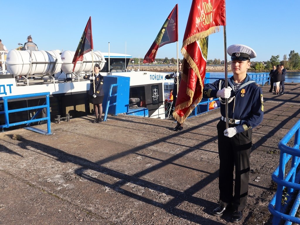 От Орешка до Петербурга: Водный крестный ход в честь Александра Невского