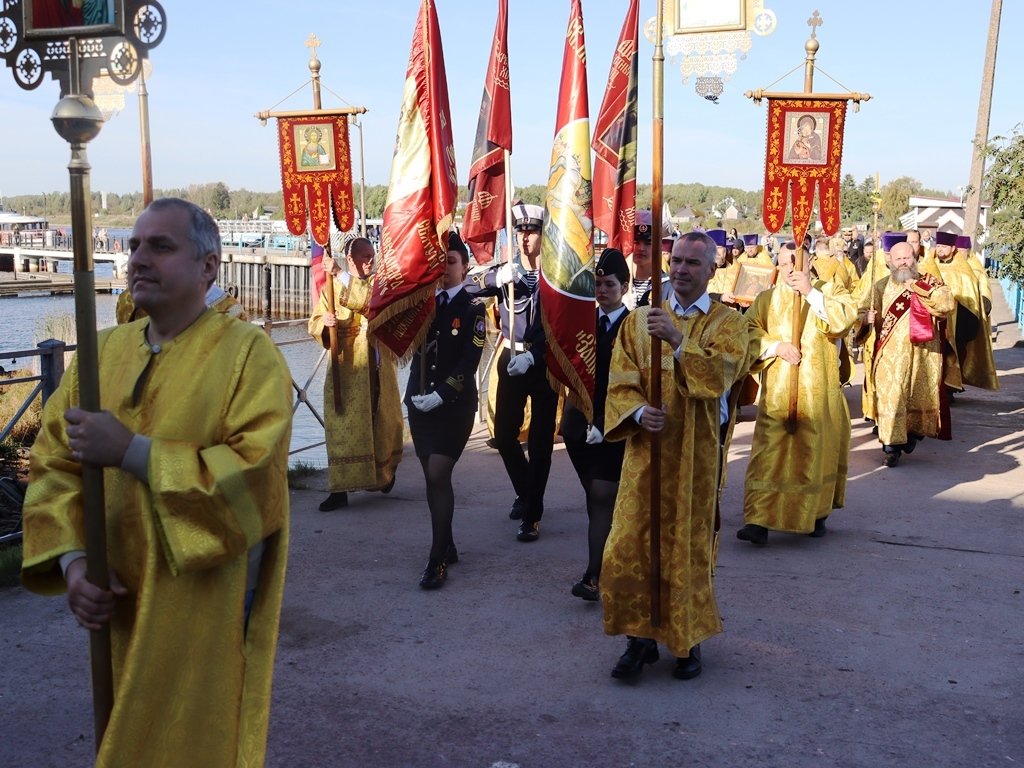 От Орешка до Петербурга: Водный крестный ход в честь Александра Невского