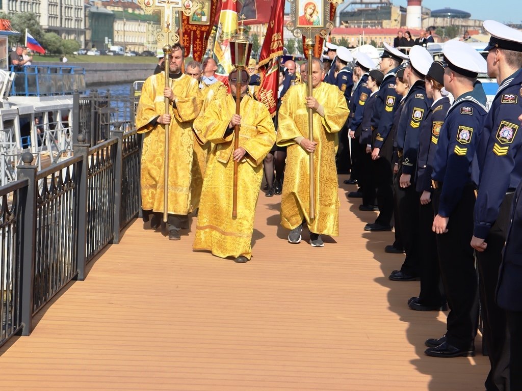 От Орешка до Петербурга: Водный крестный ход в честь Александра Невского