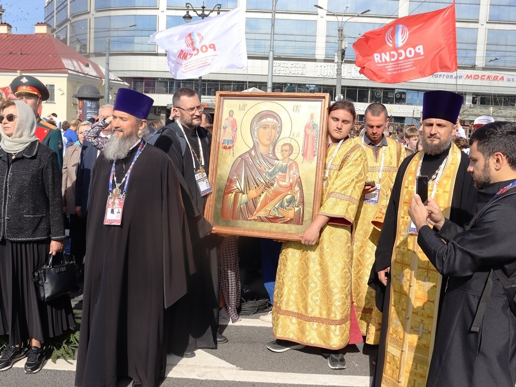 От Орешка до Петербурга: Водный крестный ход в честь Александра Невского