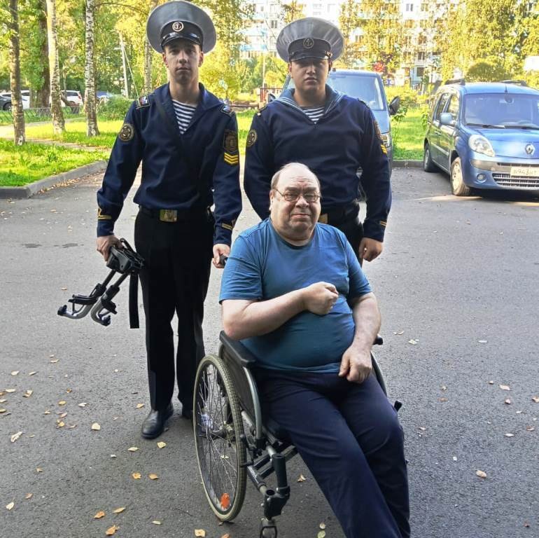 Волонтёры МТА оказали помощь инвалиду-колясочнику
