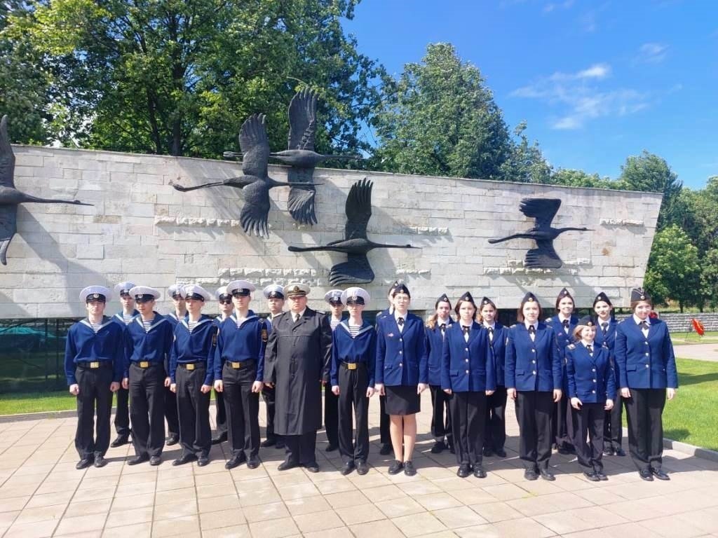 На Невском воинском кладбище почтили День памяти и скорби На Невском воинском кладбище почтили День памяти и скорби