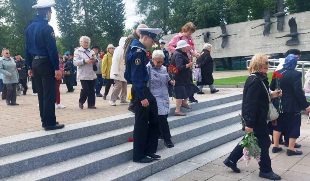 На Невском воинском кладбище почтили День памяти и скорби На Невском воинском кладбище почтили День памяти и скорби