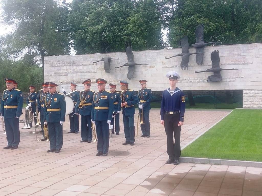 На Невском воинском кладбище почтили День памяти и скорби На Невском воинском кладбище почтили День памяти и скорби