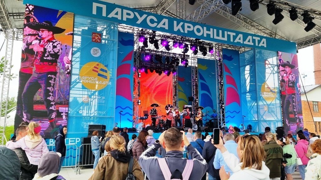 Погружение в эпоху Петра Великого на фестивале «Паруса Кронштадта»