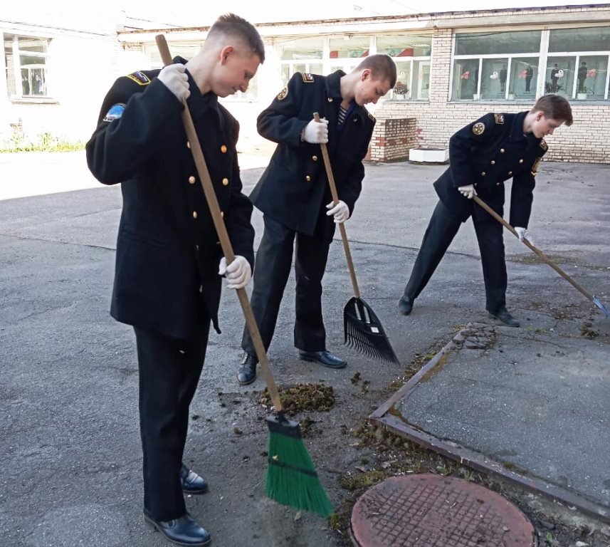 Cубботник в Морской технической академии