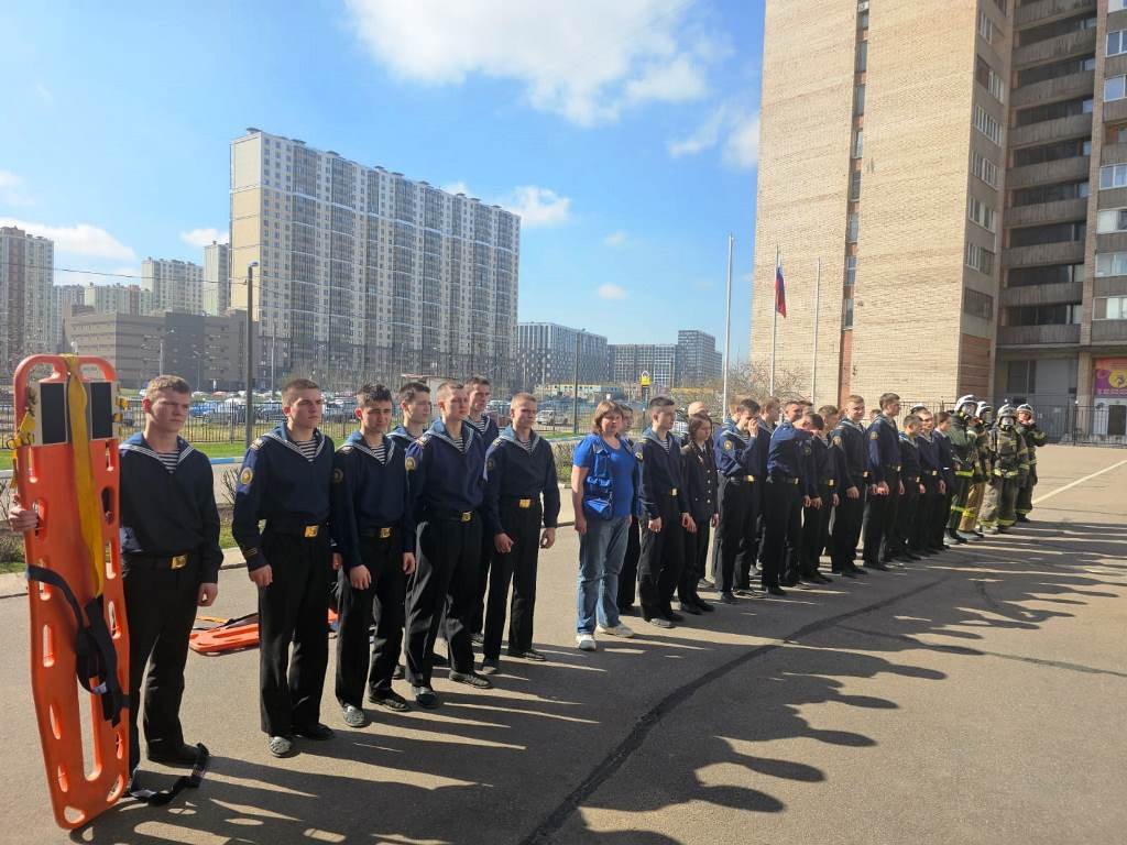 Безопасность в действии: урок и тренировка эвакуации в Морской технической академии