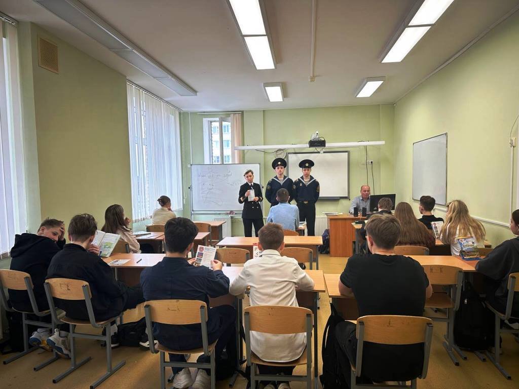 «Профессионалитет» в действии: Морская академия помогает школьникам определиться с будущим