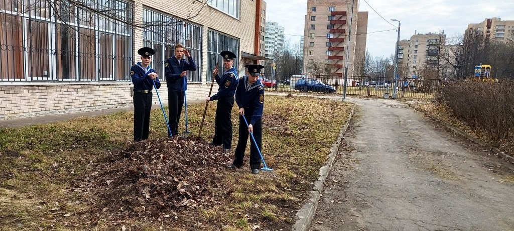 Курсанты МТА вышли на уборку территории Курсанты МТА вышли на уборку территории