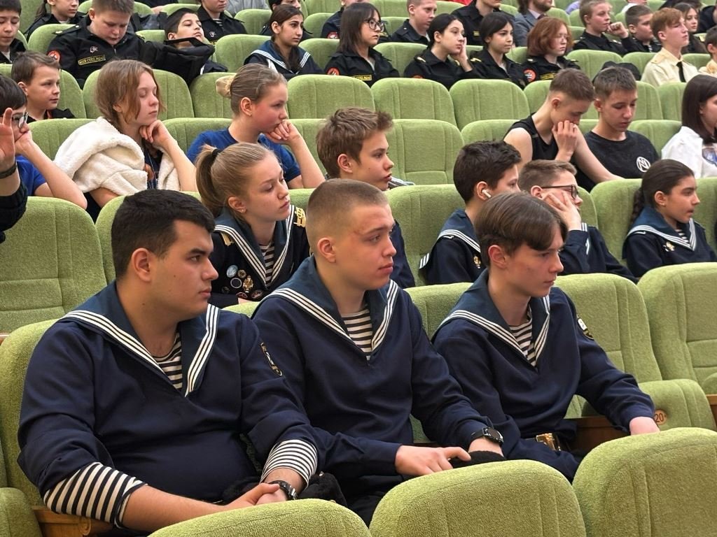 Юные моряки соревнуются в морском многоборье