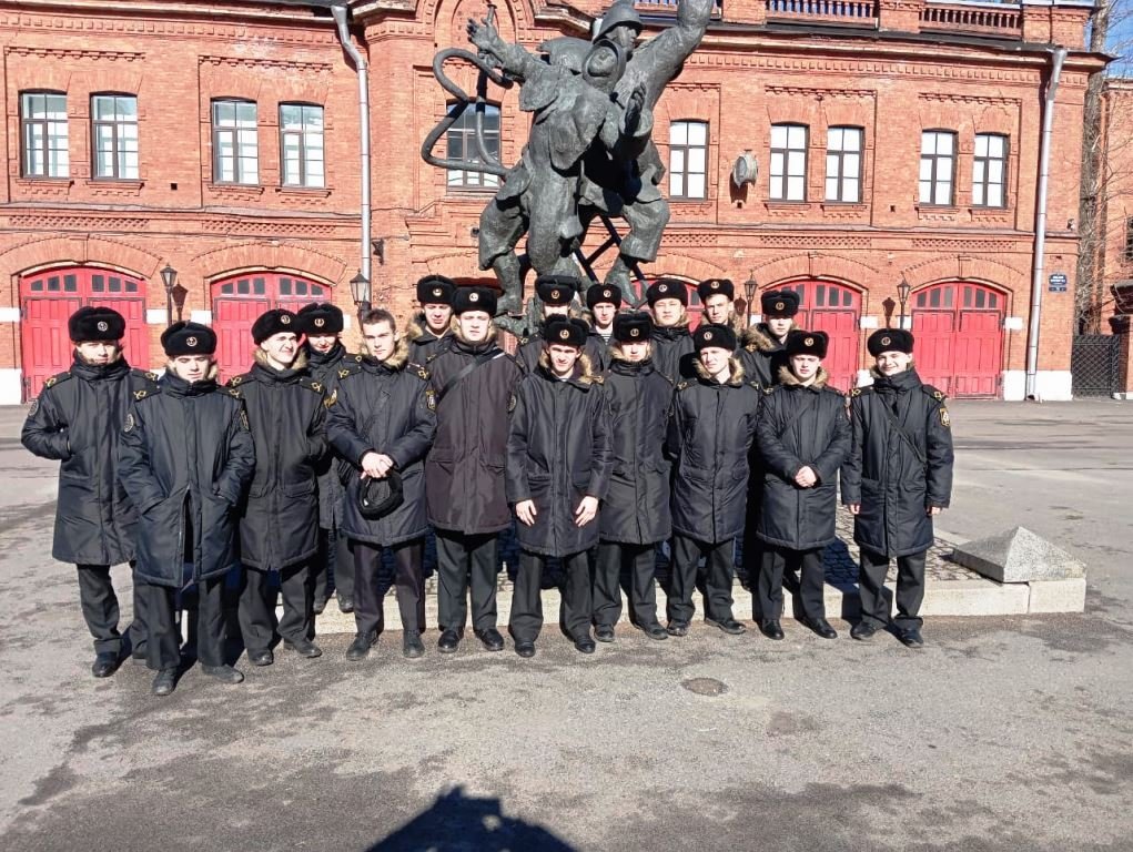Погружение в историю: Курсанты Морской технической академии побывали в Музее Пожарной охраны Погружение в историю: Курсанты Морской технической академии побывали в Музее Пожарной охраны