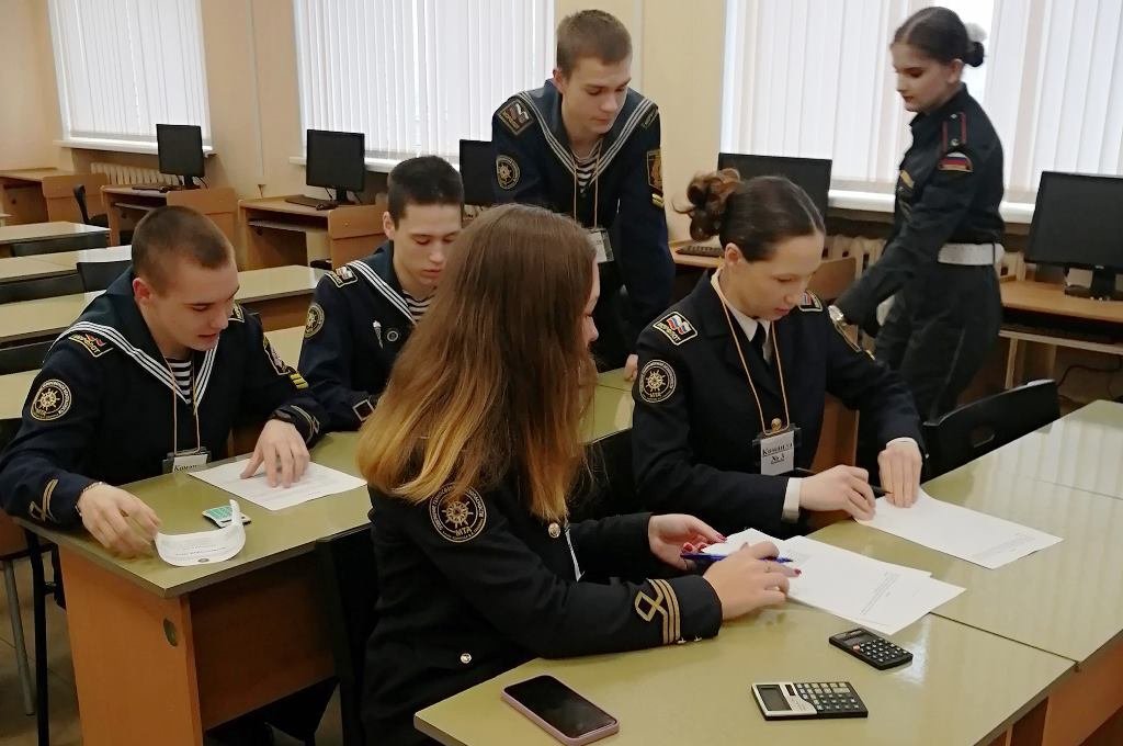 Команда Морской технической сразилась в «Финансовом квизе»