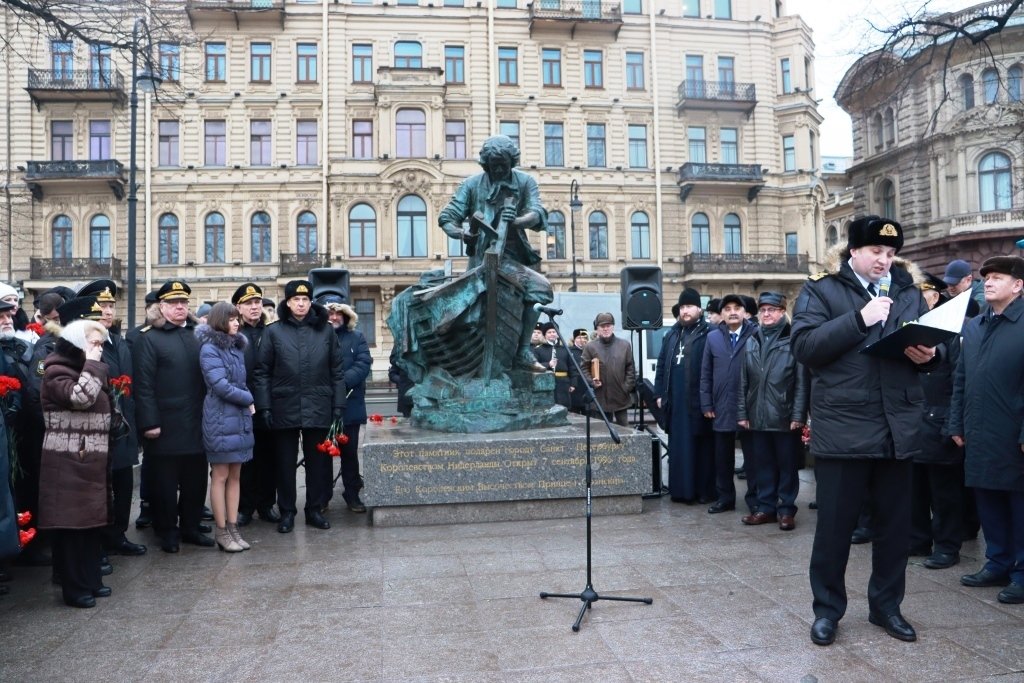 Почести Петру-плотнику Почести Петру-плотнику