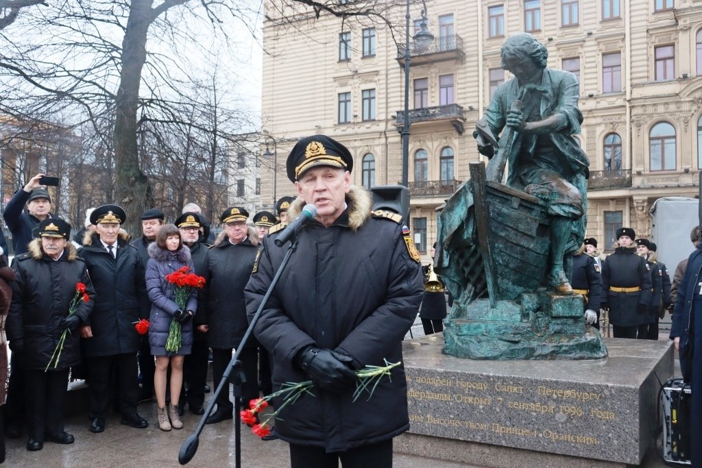 Почести Петру-плотнику Почести Петру-плотнику
