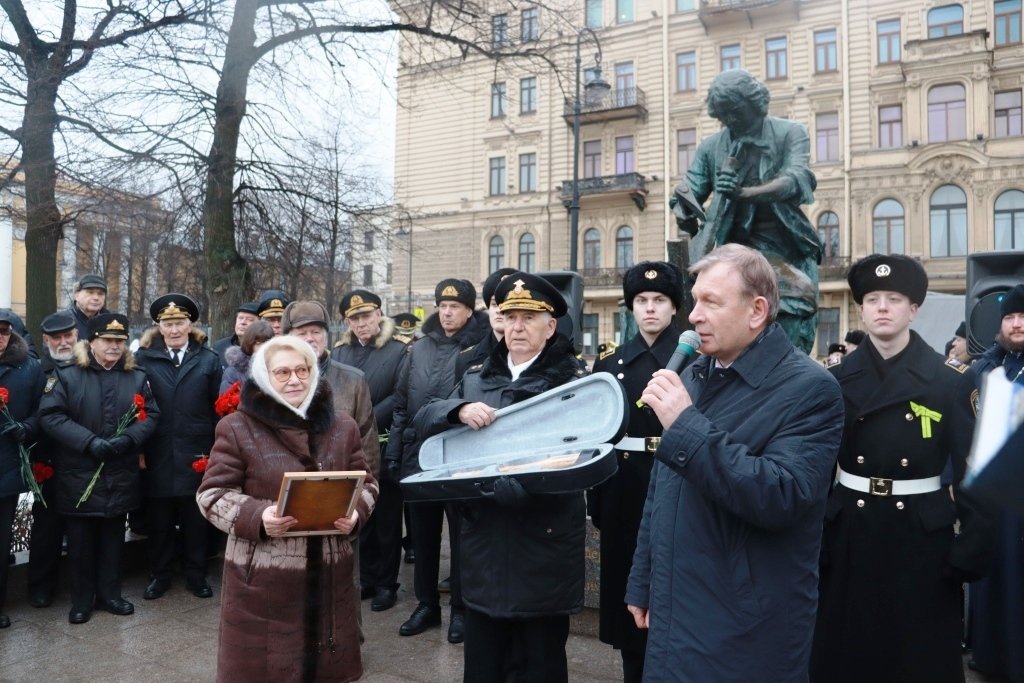 Почести Петру-плотнику Почести Петру-плотнику