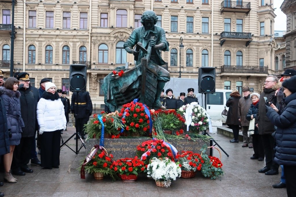 Почести Петру-плотнику Почести Петру-плотнику