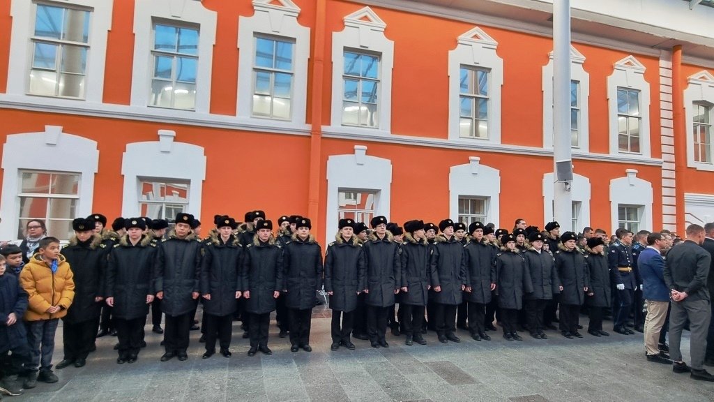 Полуденный выстрел в честь героев