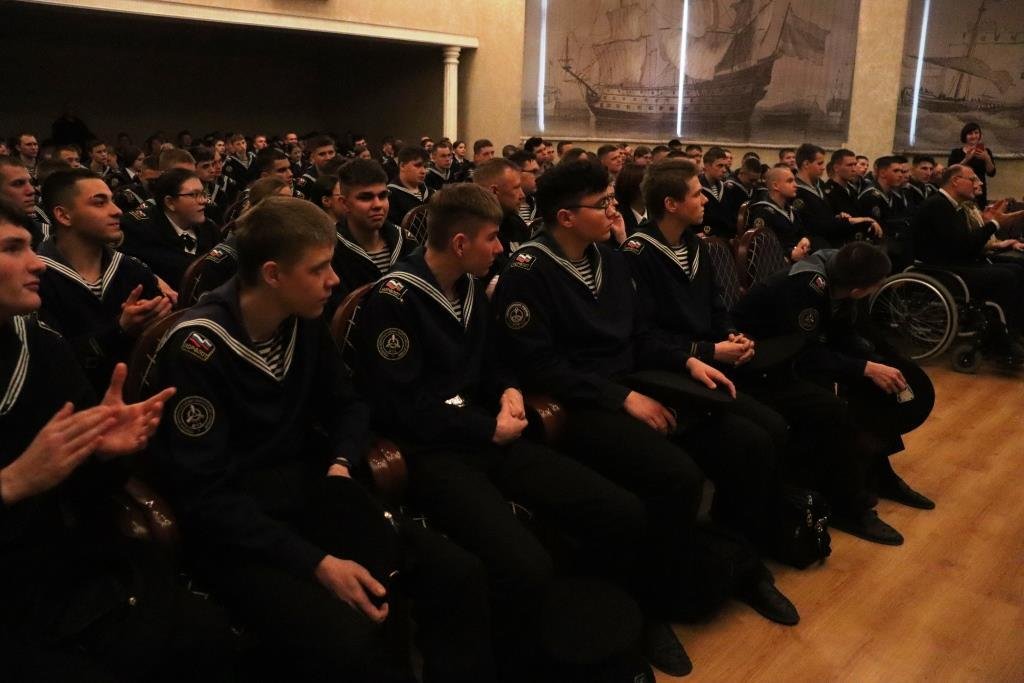 Театральный вечер для гостей академии