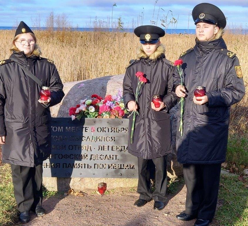 Почтили память героев – десантников Почтили память героев – десантников