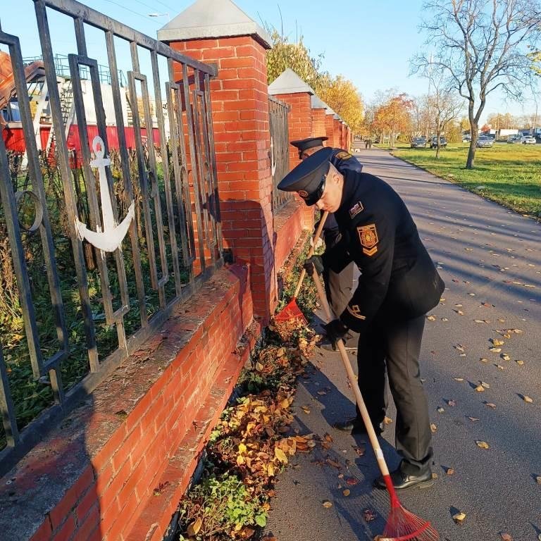 Курсанты и преподаватели МТА присоединились к общегородскому Дню благоустройства Курсанты и преподаватели МТА присоединились к общегородскому Дню благоустройства