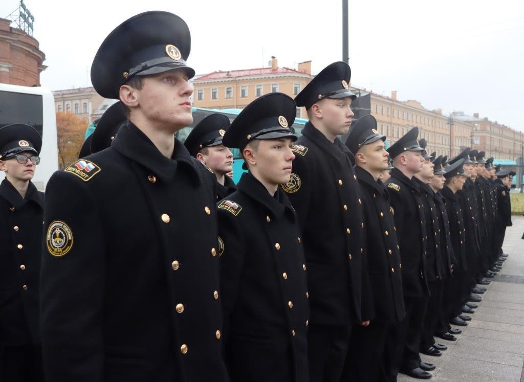 В Санкт-Петербурге освятили памятник адмиралу Ушакову В Санкт-Петербурге освятили памятник адмиралу Ушакову