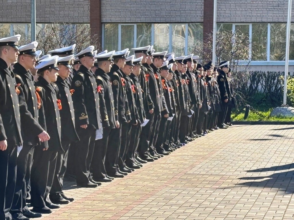 Торжественный митинг: помним и чтим подвиг героев!