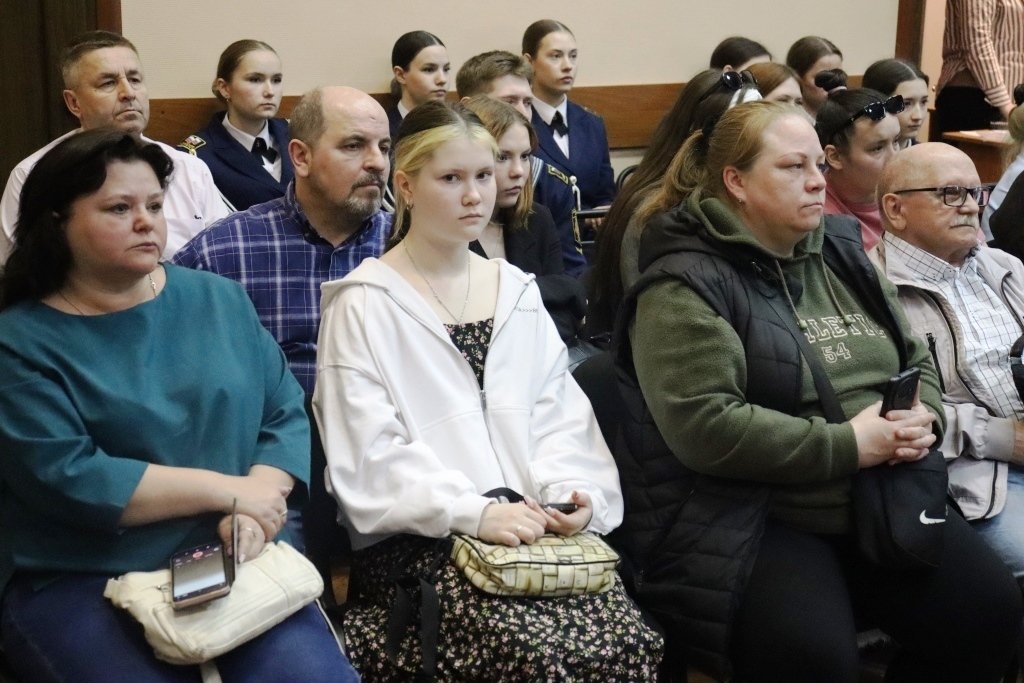 Торжественное вручение дипломов выпускникам судостроительного отделения Морской технической академии