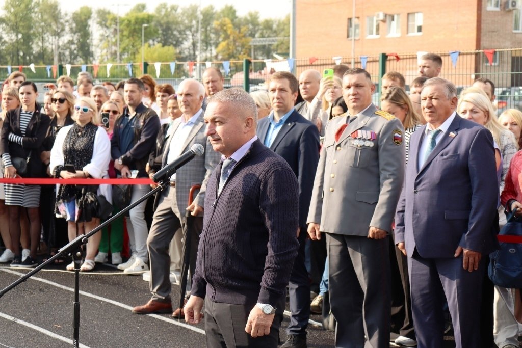 Торжественное построение на День знаний