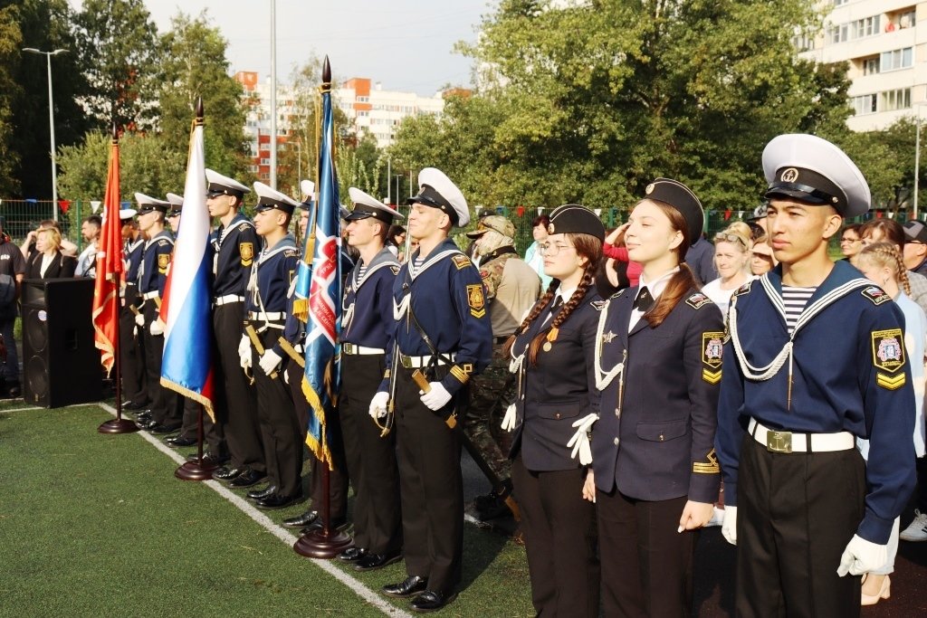 Торжественное построение на День знаний