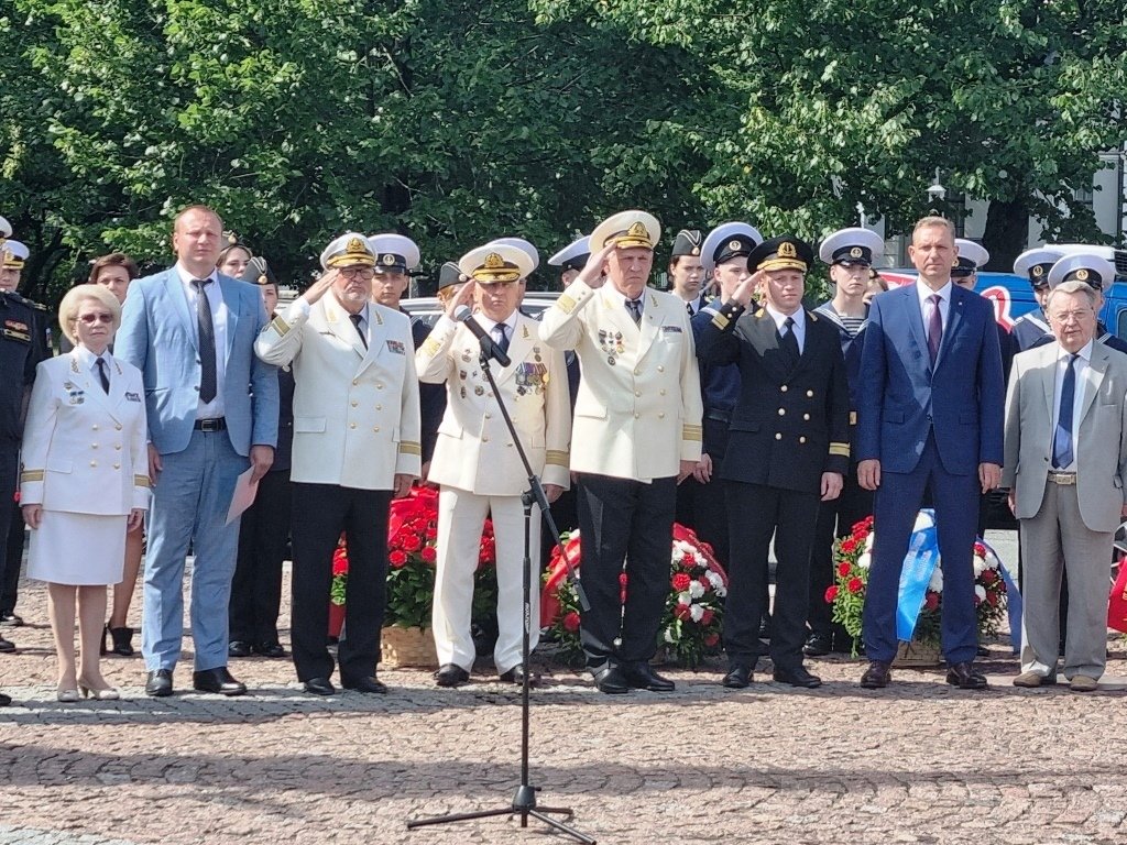 К Дню работников морского и речного флота К Дню работников морского и речного флота