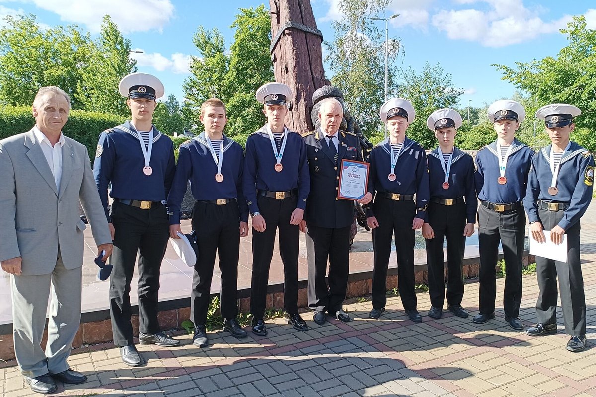 Торжественное награждение гребцов Торжественное награждение гребцов