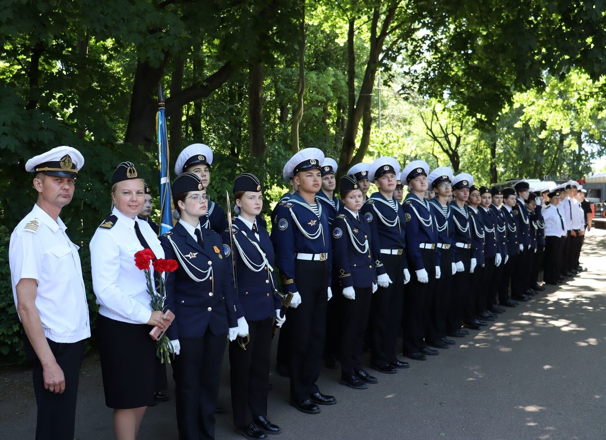 Участие в торжественной церемонии на Елагином острове Участие в торжественной церемонии на Елагином острове